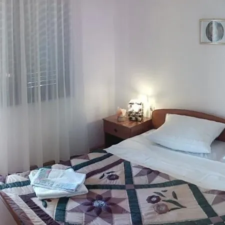 Geraeumige Mit Meerblick Und Balkon Апартаменты *