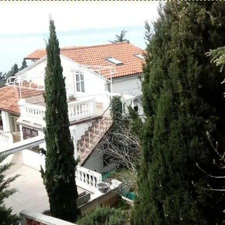 Geraeumige Mit Meerblick Und Balkon Apartment Novi Vinodolski