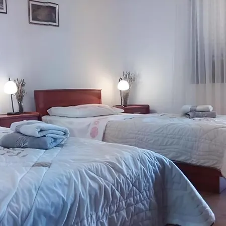 Geraeumige Mit Meerblick Und Balkon Апартаменты *