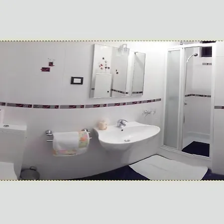 Geraeumige Mit Meerblick Und Balkon Апартаменты *