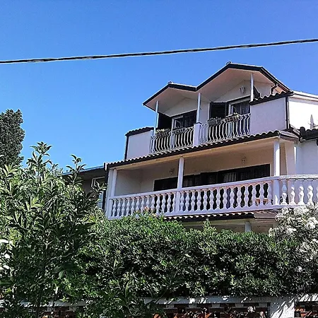 Апартаменты Geraeumige Mit Meerblick Und Balkon Нови-Винодолски