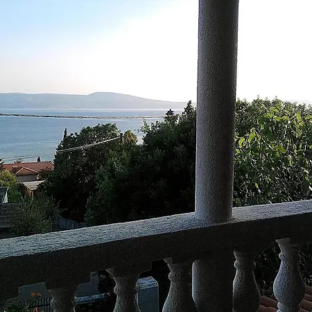 Geraeumige Mit Meerblick Und Balkon Нови-Винодолски