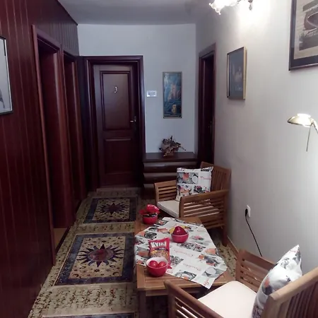 Apartment Geraeumige Mit Meerblick Und Balkon
